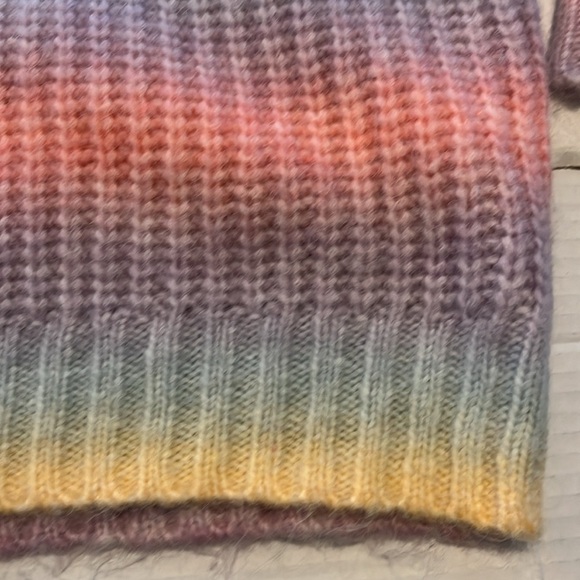 Hello Kitty forever 21-S-rainbow Valentine scenario crewneck embroidered sweater - Picture 4 of 10